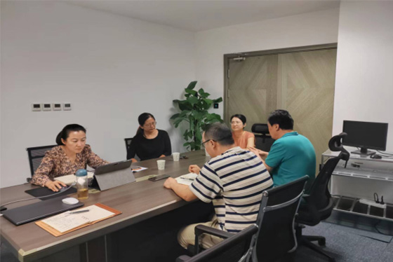 2023年7月31日，新疆联佳网络有限公司与新疆农业大学、新疆工信研究院工业所、新疆大学纺织系教授进行座谈。